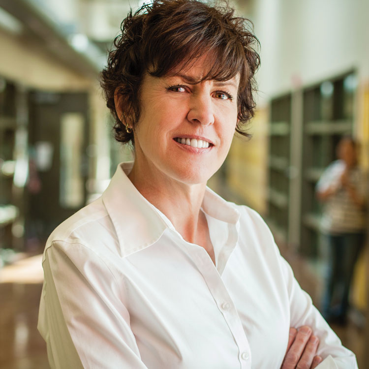 Stephanie Mackay headshot