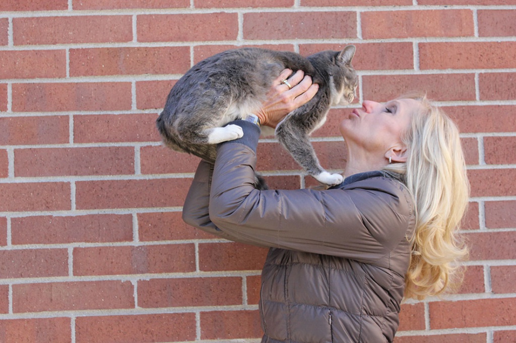 Syd Tervor and her cat Mama